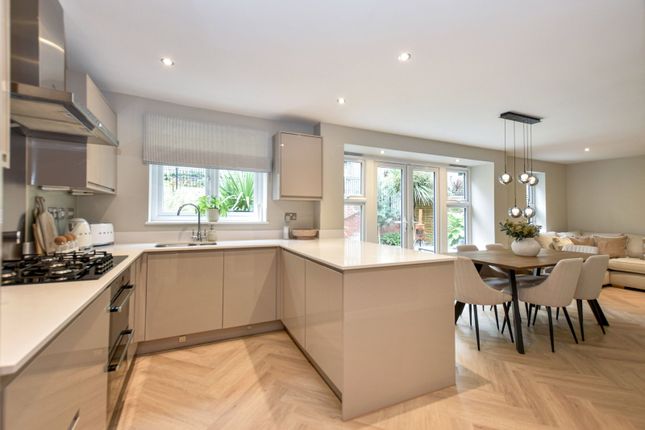 29, Stanley Hall Drive, Wakefield photo 3