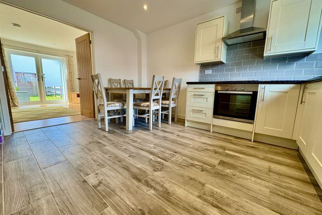 28 Cae'r Pandy, Penrhyncoch, Aberystwyth photo 4
