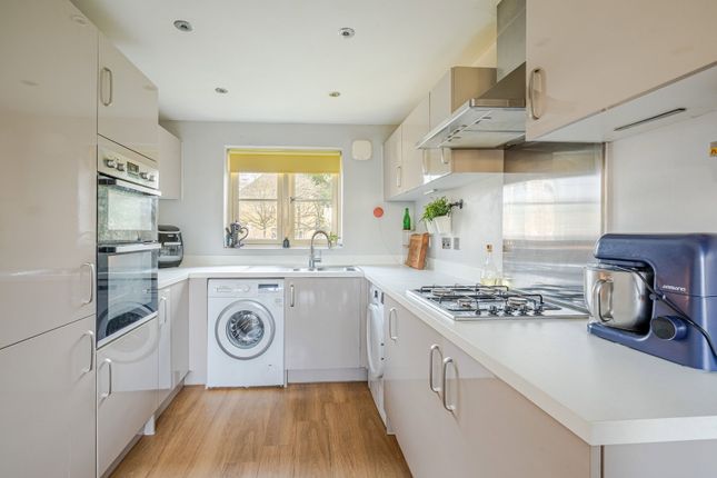 7 Roseblade Walk, Tetbury photo 3