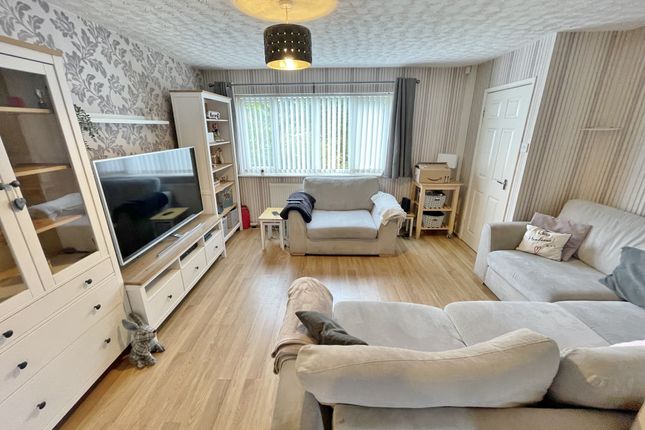 25, The Laund, Leyland photo 3