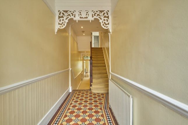 Wavertree Road, London photo 4