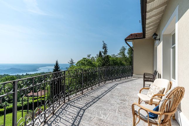 Villa for sale in Via Dei Castagni, Nebbiuno, Piemonte
