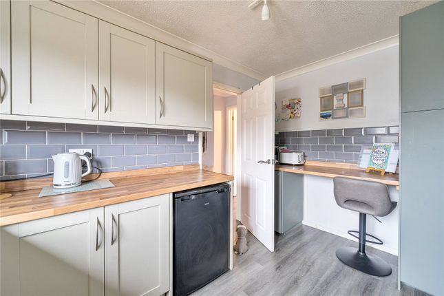 7, Whitebeam Grove, Honiton photo 4