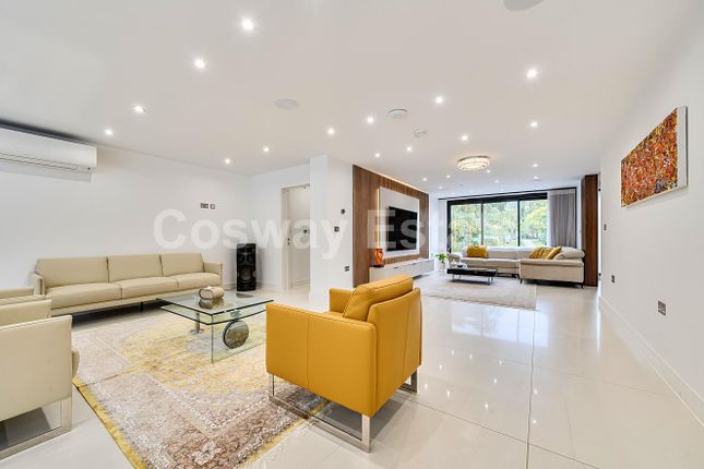 9, Reddings Close, Mill Hill, NW7, London photo 4