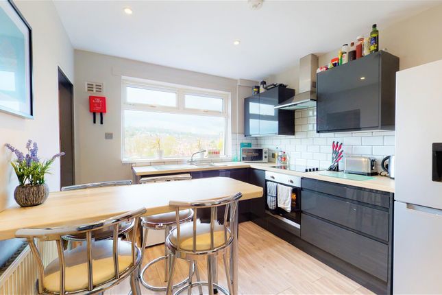 Room 3, 37, Greenfield Avenue, Shipley photo 5