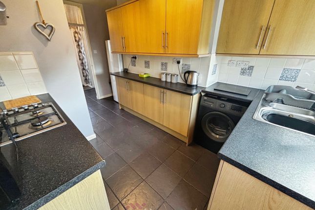 15, Springfield Avenue, Doncaster photo 3