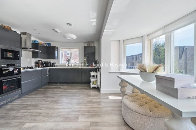 Flat 4, 1, Guardhouse Way, London photo 2