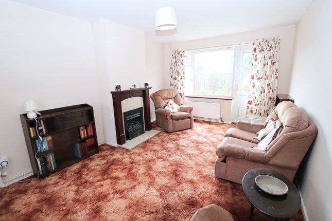 5, All Saints Crescent, Farnborough photo 4