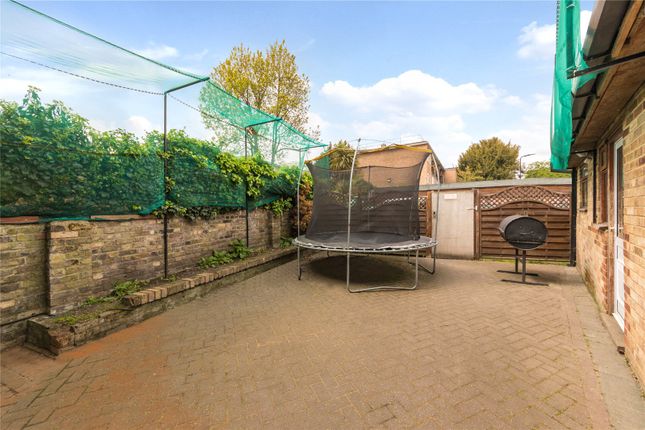 End terrace house for sale in Clissold Crescent, Stoke Newington