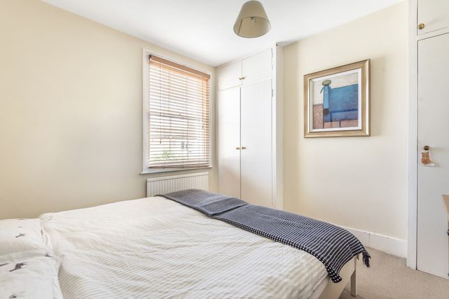 110, Tyneham Road, London photo 4
