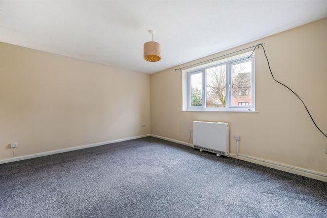 20 Bishops Court, Heather Drive, Andover photo 3
