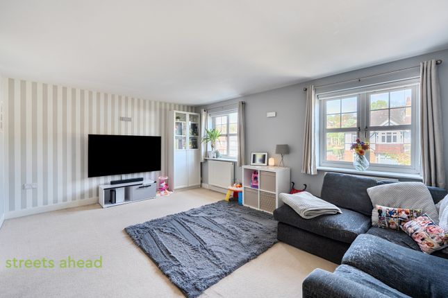 Flat 3, 183, Chipstead Valley Road, Coulsdon photo 3