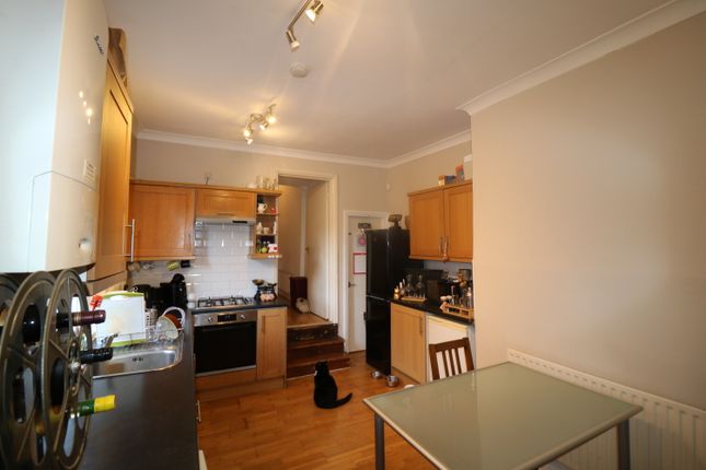 Flat to rent in Madeira Road, London