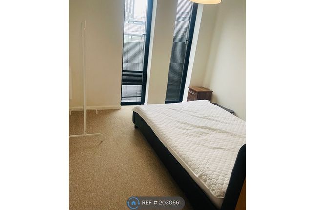Flat to rent in Mann Island, Liverpool