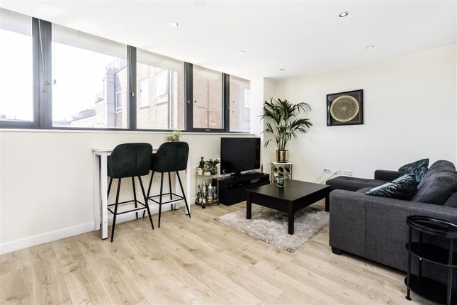 9 Burnell House, Stanmore Hill, Stanmore photo 3