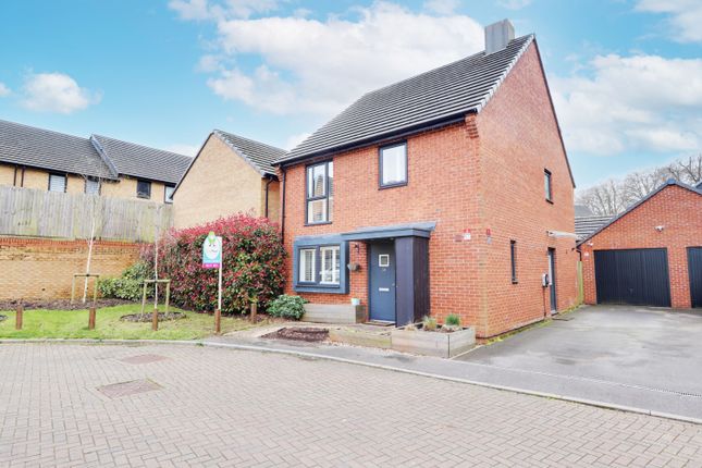 Thumbnail Detached house for sale in Fairway Road, Basingstoke, Hampshire