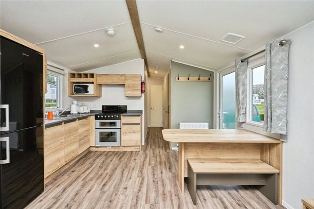 51, Solent Breeze, Thorness Lane, Isle of Wight photo 4