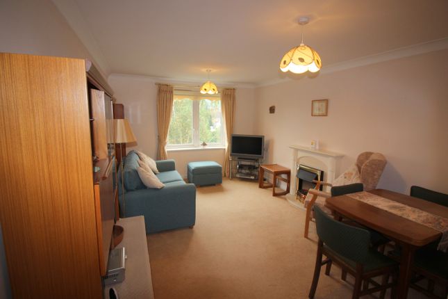 42, Linters Court, Redhill photo 4