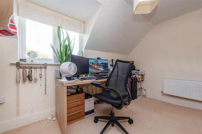 Flat for sale in St. Marks Close, High Wycombe