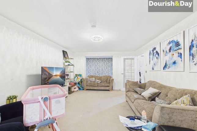 14 Hurst Grove, Stafford photo 2