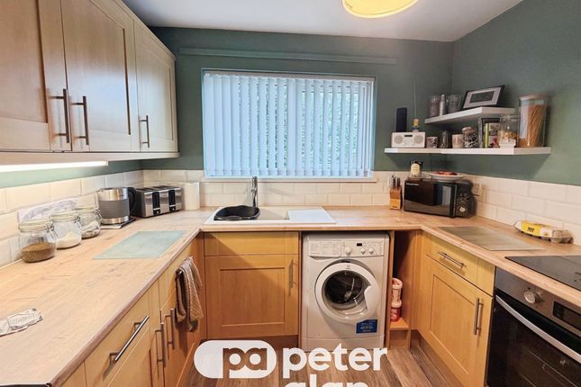 25, Clearwell Court, Newport photo 3