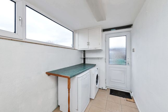 30 Bells Meadow, Royston photo 4