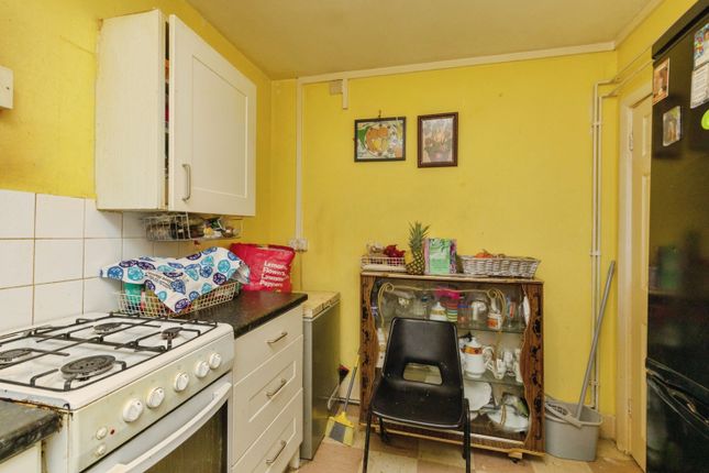 Flat 19/St. Matthias House, Champion Square, Bristol photo 4
