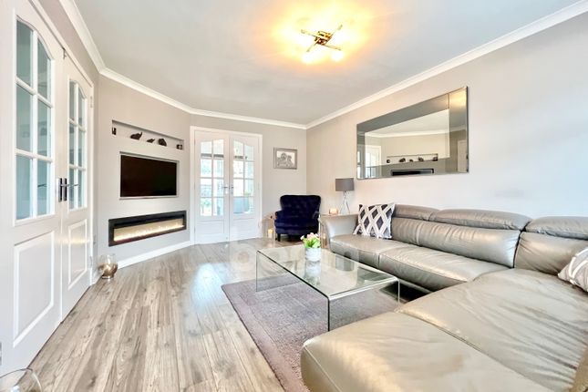 Gladstone Avenue, Johnstone photo 2
