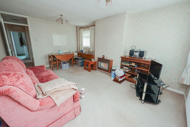 21, Carral Close, Lincoln photo 2