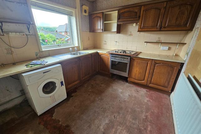 79, Poplar Grove, Bury photo 3