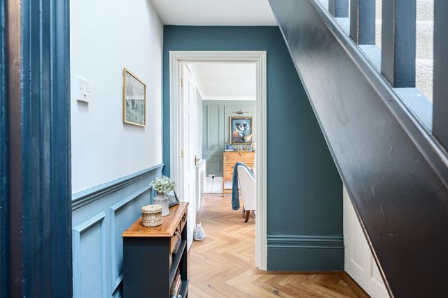 Flat for sale in Queens Road, Cheltenham, Gloucestershire