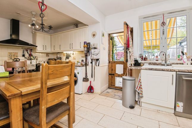 4, Yonder Hill Cottages, Chard Junction, Chard photo 4
