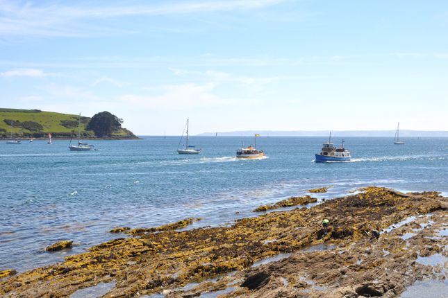 Former Barclays Bank, Marine Court, St. Mawes photo 3