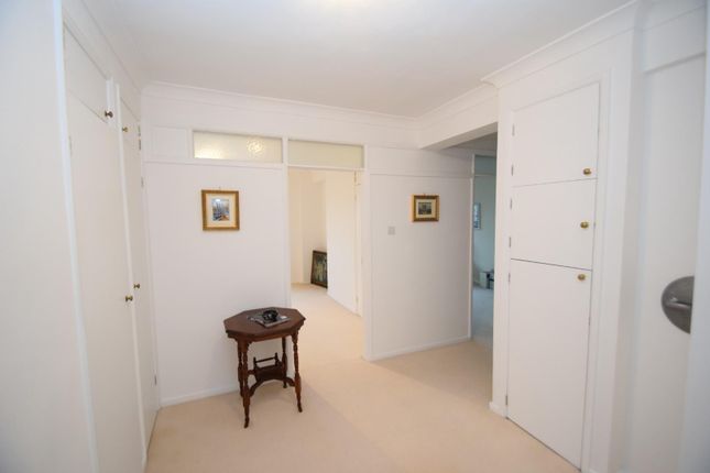 Flat for sale in Chiswick Place, Eastbourne