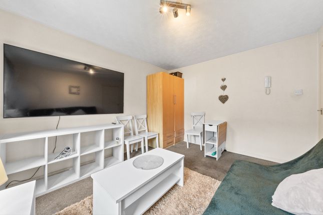 61g Budhill Avenue, Glasgow photo 3