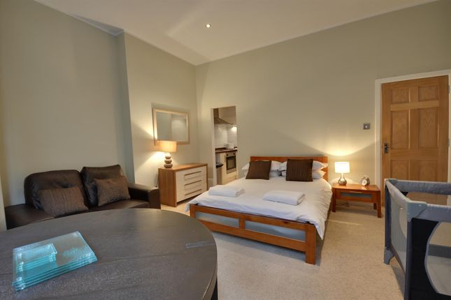 Master Bedroom 2.Jpg
