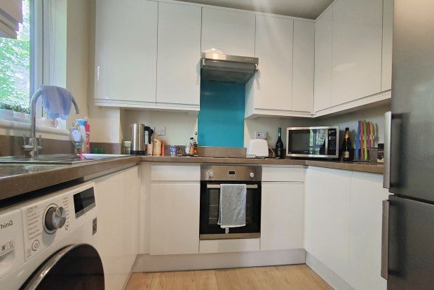Thumbnail Flat to rent in Mitchell Road, Orpington