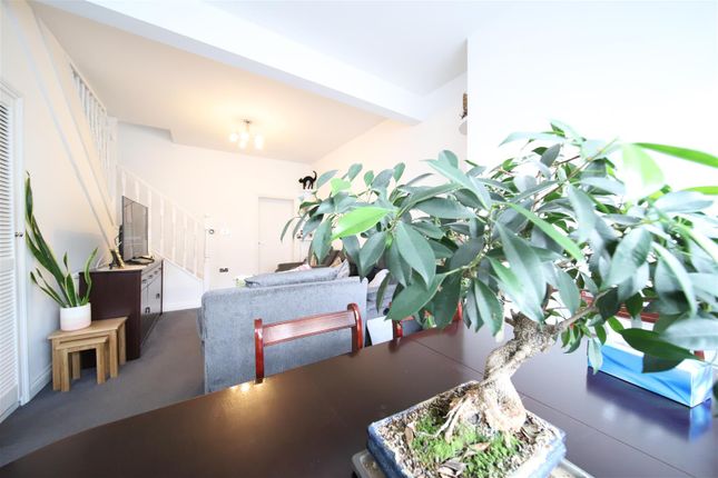 42, King Edwards Road, Enfield photo 3