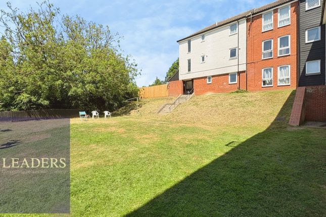 31, Elizabeth Way, Essex photo 3
