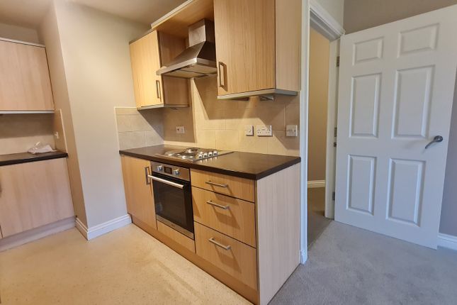 11, Highfield Court, West Yorkshire photo 2
