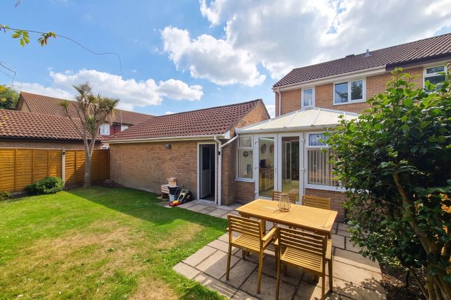 16, Itchin Close, Southampton photo 3