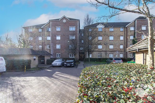 Flat for sale in Harrisons Wharf, Purfleet-On-Thames