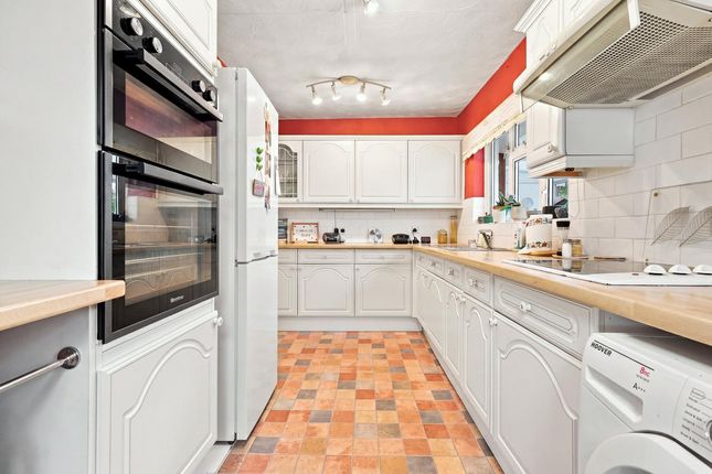 11, Rosary Gardens, Westcliff-on-sea photo 2