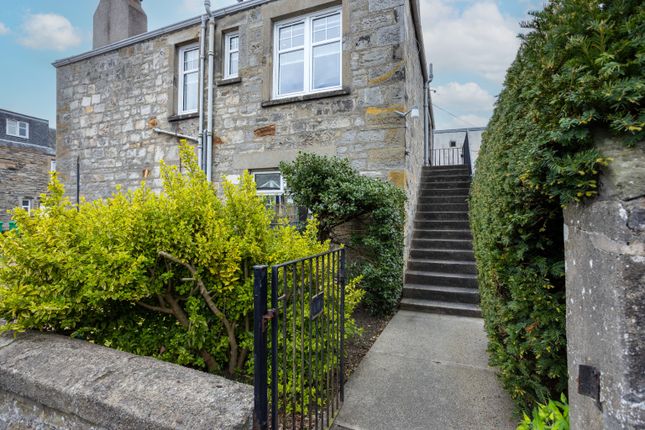 19, Cloanden, Kirkcaldy photo 2