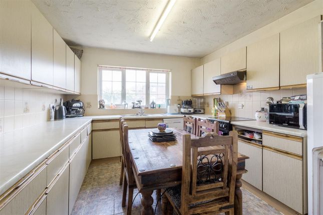 60a, Senwick Road, Wellingborough photo 4