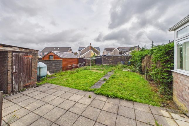 39, Darren Las, Llanelli photo 2