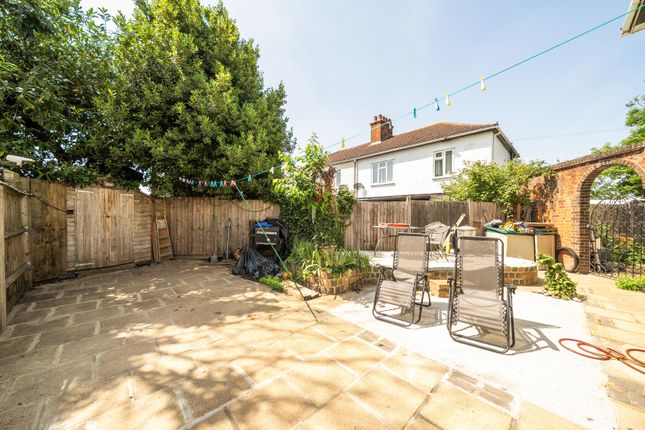 4, Camomile Avenue, Surrey photo 4
