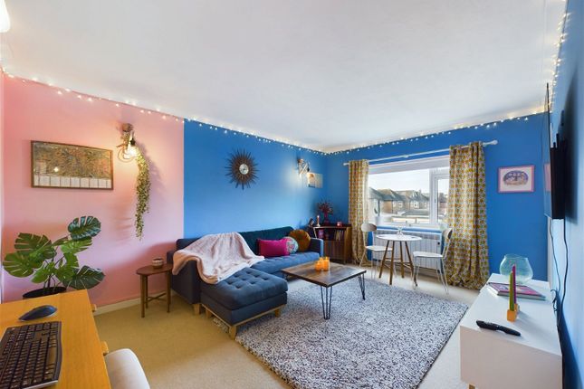 Flat for sale in Eleanor Court, Bruce Avenue, Worthing