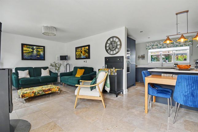 2, Wellington Grove, Ulceby photo 4