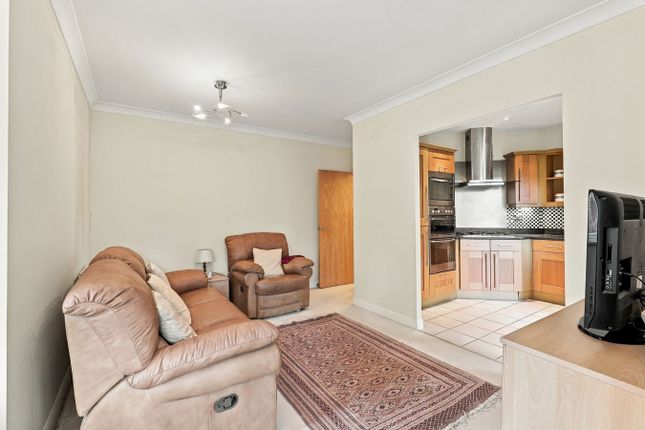1 Vardy House, Hodgkins Mews, Stanmore photo 4
